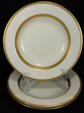 set of 3 elegant rimmed soup bowls. Mikasa L5531 Antique Lace